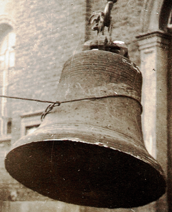 Vol d'une cloche  Blanmont, 1943