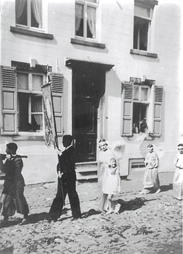 La procession  Chastre, vers 1939